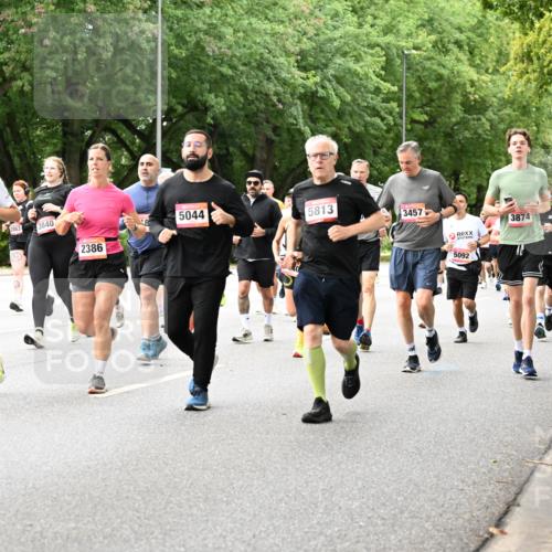 06.09.2026 - CURREX Alsterlauf Dr. Thomas Lammeyer http://msf.ph/oto/10116975 06.09.2026 09:14:12 Laufen 4618, 2863, 3840, 5044, 5813, 3457, 2386, 3874, 5092 meine-sportfotos.de