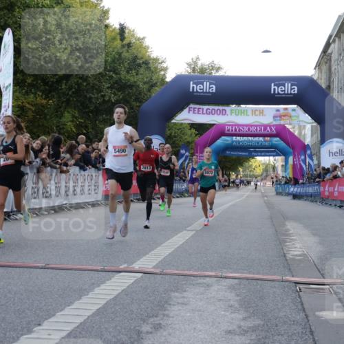 06.09.2026 - CURREX Alsterlauf Yannick Fuchs http://msf.ph/oto/10116981 06.09.2026 09:36:42 Ziel 26, 2813, 4032, 5340, 5375, 5444, 5490, 5972, 6306 meine-sportfotos.de
