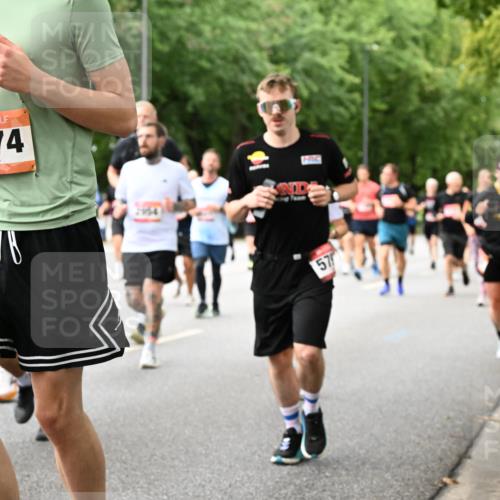 06.09.2026 - CURREX Alsterlauf Dr. Thomas Lammeyer http://msf.ph/oto/10117006 06.09.2026 09:14:15 Laufen 3874, 57 meine-sportfotos.de