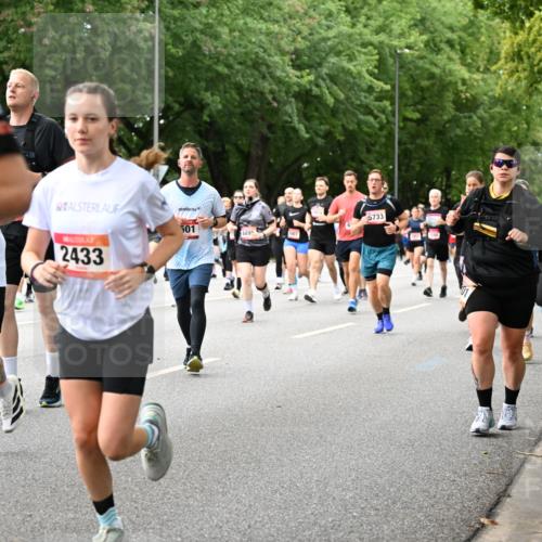 06.09.2026 - CURREX Alsterlauf Dr. Thomas Lammeyer http://msf.ph/oto/10117017 06.09.2026 09:14:16 Laufen 54, 2433, 501, 5790, 5733, 4495 meine-sportfotos.de