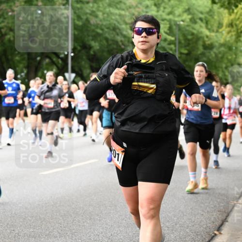 06.09.2026 - CURREX Alsterlauf Dr. Thomas Lammeyer http://msf.ph/oto/10117031 06.09.2026 09:14:18 Laufen 250, 01 meine-sportfotos.de