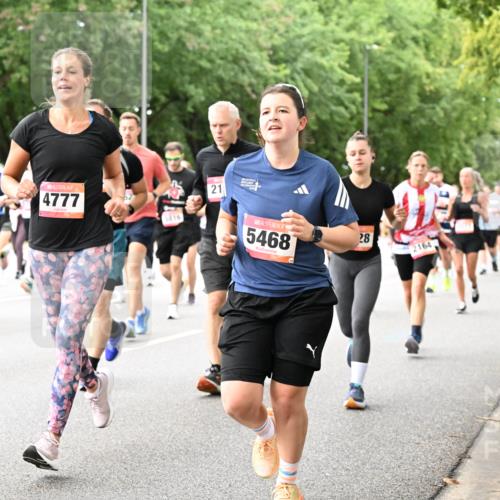 06.09.2026 - CURREX Alsterlauf Dr. Thomas Lammeyer http://msf.ph/oto/10117042 06.09.2026 09:14:19 Laufen 4495, 4777, 21, 5468, 28, 2164 meine-sportfotos.de