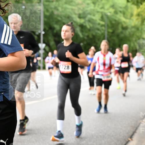 06.09.2026 - CURREX Alsterlauf Dr. Thomas Lammeyer http://msf.ph/oto/10117051 06.09.2026 09:14:20 Laufen 1728 meine-sportfotos.de