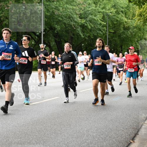 06.09.2026 - CURREX Alsterlauf Dr. Thomas Lammeyer http://msf.ph/oto/10117090 06.09.2026 09:14:25 Laufen 63, 356, 2981, 4130, 6039, 1165, 2757, 3103, 4511, 2588 meine-sportfotos.de