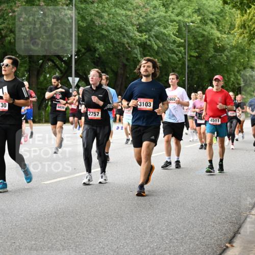 06.09.2026 - CURREX Alsterlauf Dr. Thomas Lammeyer http://msf.ph/oto/10117095 06.09.2026 09:14:26 Laufen 3103, 4130, 6039, 3101, 4356, 2757, 5802, 3743, 620, 4511, 3005, 2004 meine-sportfotos.de