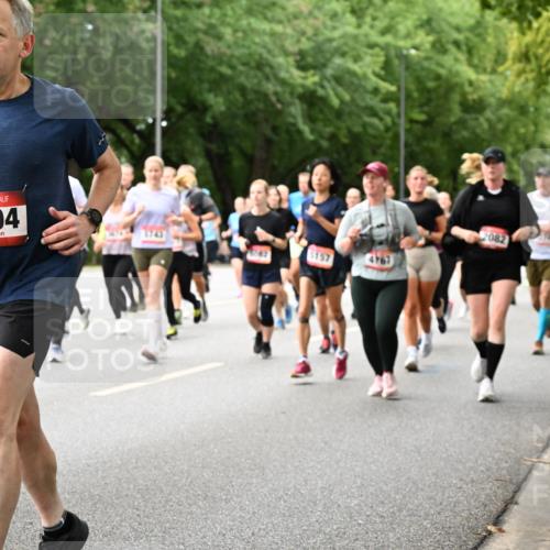 06.09.2026 - CURREX Alsterlauf Dr. Thomas Lammeyer http://msf.ph/oto/10117137 06.09.2026 09:14:32 Laufen 05, 3004, 5743, 5157, 4767, 2082 meine-sportfotos.de