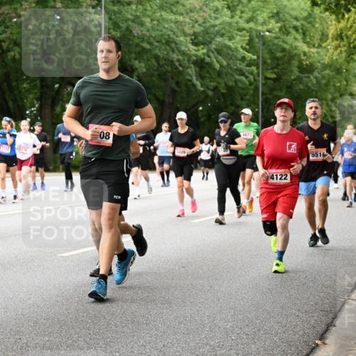 06.09.2026 - CURREX Alsterlauf Dr. Thomas Lammeyer http://msf.ph/oto/10117183 06.09.2026 09:14:38 Laufen 945, 318, 08, 5809, 4873, 4122, 5518 meine-sportfotos.de