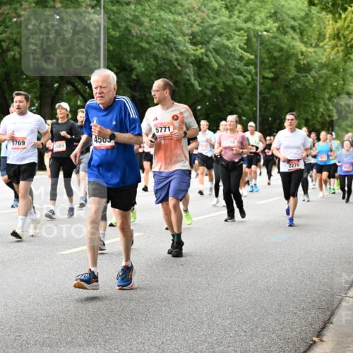 06.09.2026 - CURREX Alsterlauf Dr. Thomas Lammeyer http://msf.ph/oto/10117224 06.09.2026 09:14:43 Laufen 5769, 2113, 889, 4503, 5771, 5248, 1834, 2270, 431 meine-sportfotos.de