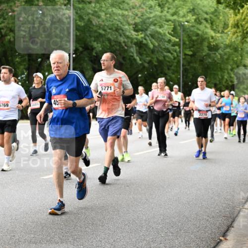 06.09.2026 - CURREX Alsterlauf Dr. Thomas Lammeyer http://msf.ph/oto/10117225 06.09.2026 09:14:44 Laufen 2113, 5769, 3889, 45, 5771, 8248, 2270 meine-sportfotos.de