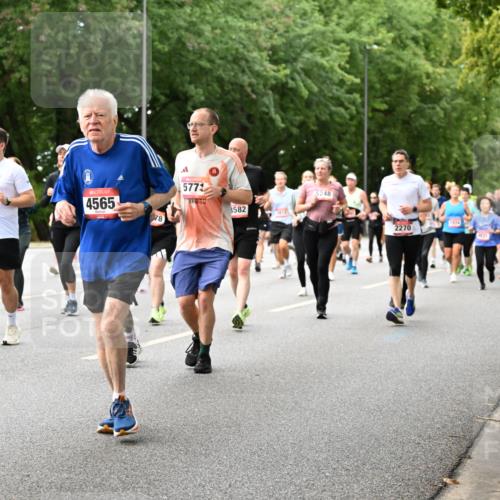 06.09.2026 - CURREX Alsterlauf Dr. Thomas Lammeyer http://msf.ph/oto/10117226 06.09.2026 09:14:44 Laufen 5769, 2113, 4565, 5772, 3582, 5248, 2270 meine-sportfotos.de