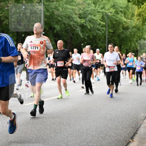 06.09.2026 - CURREX Alsterlauf Dr. Thomas Lammeyer http://msf.ph/oto/10117230 06.09.2026 09:14:44 Laufen 5769, 5771, 3582, 2270 meine-sportfotos.de