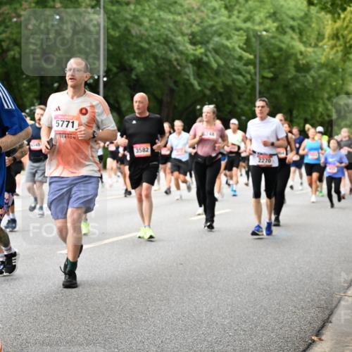 06.09.2026 - CURREX Alsterlauf Dr. Thomas Lammeyer http://msf.ph/oto/10117231 06.09.2026 09:14:44 Laufen 69, 4565, 1345, 5771, 3582, 2270 meine-sportfotos.de