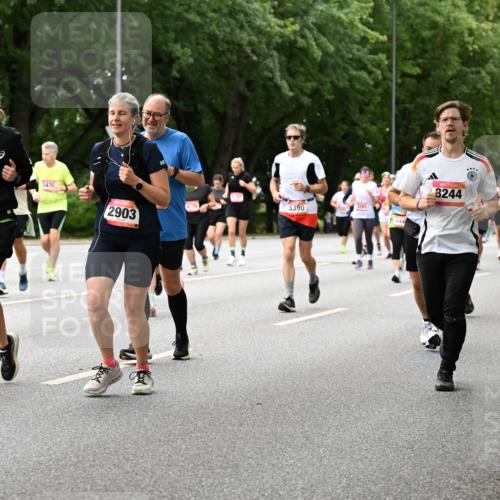 06.09.2026 - CURREX Alsterlauf Dr. Thomas Lammeyer http://msf.ph/oto/10117297 06.09.2026 09:14:55 Laufen 6395, 5476, 2903, 4170, 5390, 644, 8244 meine-sportfotos.de