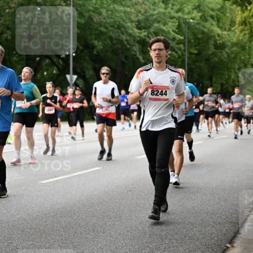 06.09.2026 - CURREX Alsterlauf Dr. Thomas Lammeyer http://msf.ph/oto/10117306 06.09.2026 09:14:56 Laufen 2903, 5555, 4713, 5597, 5390, 8244 meine-sportfotos.de