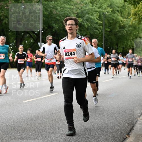 06.09.2026 - CURREX Alsterlauf Dr. Thomas Lammeyer http://msf.ph/oto/10117308 06.09.2026 09:14:57 Laufen 4, 5555, 4713, 5597, 5390, 8244 meine-sportfotos.de