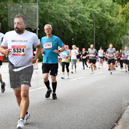 06.09.2026 - CURREX Alsterlauf Dr. Thomas Lammeyer http://msf.ph/oto/10117321 06.09.2026 09:14:58 Laufen 5597, 5390, 5324, 5798 meine-sportfotos.de