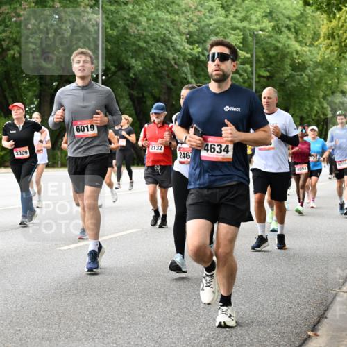 06.09.2026 - CURREX Alsterlauf Dr. Thomas Lammeyer http://msf.ph/oto/10117355 06.09.2026 09:15:04 Laufen 24, 03, 3309, 6019, 2132, 246, 4634, 4894, 8056 meine-sportfotos.de