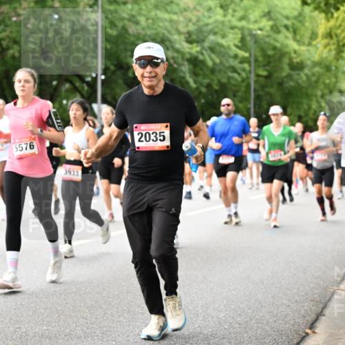 06.09.2026 - CURREX Alsterlauf Dr. Thomas Lammeyer http://msf.ph/oto/10117398 06.09.2026 09:15:09 Laufen 5576, 3933, 2, 2035 meine-sportfotos.de