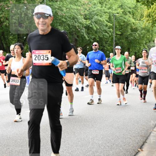 06.09.2026 - CURREX Alsterlauf Dr. Thomas Lammeyer http://msf.ph/oto/10117401 06.09.2026 09:15:10 Laufen 5576, 5634, 44, 3933, 2035, 5113, 2121, 2074, 4173, 90, 5841 meine-sportfotos.de