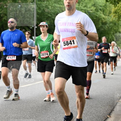 06.09.2026 - CURREX Alsterlauf Dr. Thomas Lammeyer http://msf.ph/oto/10117412 06.09.2026 09:15:12 Laufen 3772, 2121, 2074, 5841, 173 meine-sportfotos.de