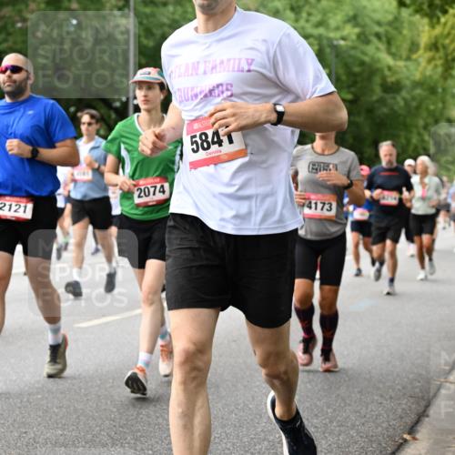 06.09.2026 - CURREX Alsterlauf Dr. Thomas Lammeyer http://msf.ph/oto/10117414 06.09.2026 09:15:12 Laufen 2121, 2074, 584, 4173 meine-sportfotos.de