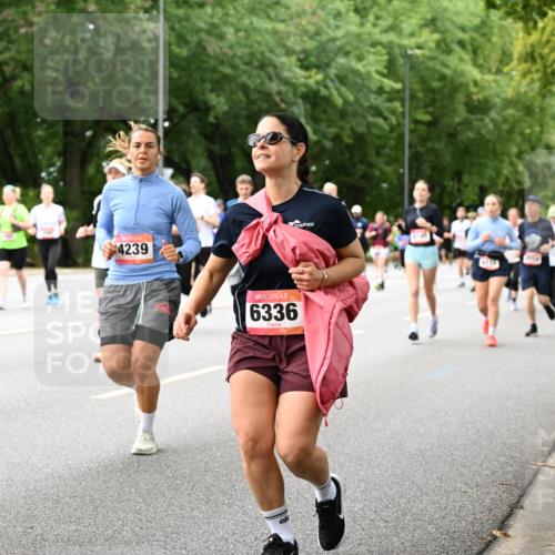 06.09.2026 - CURREX Alsterlauf Dr. Thomas Lammeyer http://msf.ph/oto/10117479 06.09.2026 09:15:21 Laufen 4239, 6336 meine-sportfotos.de