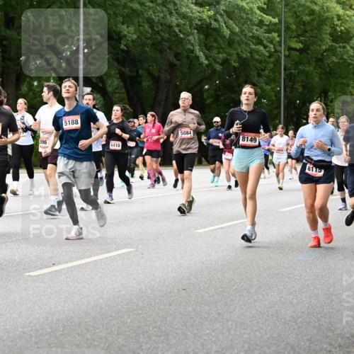 06.09.2026 - CURREX Alsterlauf Dr. Thomas Lammeyer http://msf.ph/oto/10117484 06.09.2026 09:15:22 Laufen 298, 2955, 2996, 5188, 6410, 5084, 3838, 417, 8149, 400, 3059, 8115, 4247, 3477 meine-sportfotos.de