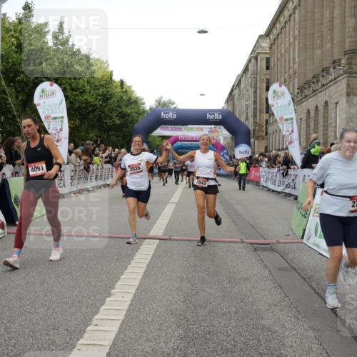 06.09.2026 - CURREX Alsterlauf Yannick Fuchs http://msf.ph/oto/10117519 06.09.2026 09:59:26 Ziel 2077, 2367, 2772, 3535, 3542, 3600, 3657, 3695, 3969, 4091, 4139, 4158, 4217, 4478, 4748, 4791, 5160, 5636, 5712, 5723, 5735, 5948, 6059, 6312, 6443, 6447 meine-sportfotos.de
