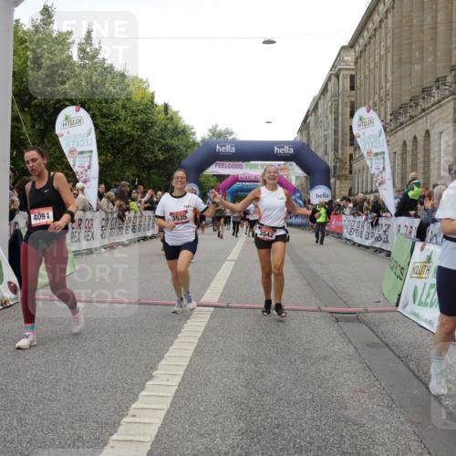 06.09.2026 - CURREX Alsterlauf Yannick Fuchs http://msf.ph/oto/10117532 06.09.2026 09:59:26 Ziel 2077, 2367, 2772, 3535, 3542, 3600, 3657, 3695, 3969, 4091, 4139, 4158, 4217, 4478, 4748, 4791, 5160, 5636, 5712, 5723, 5735, 5948, 6059, 6312, 6443, 6447 meine-sportfotos.de