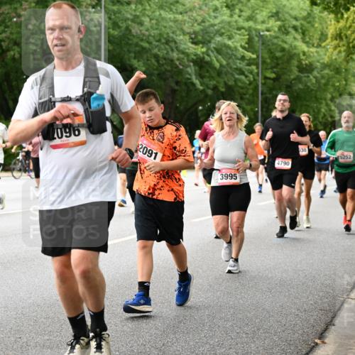 06.09.2026 - CURREX Alsterlauf Dr. Thomas Lammeyer http://msf.ph/oto/10117545 06.09.2026 09:15:33 Laufen 5520, 096, 2091, 3995, 4790, 030, 5252 meine-sportfotos.de