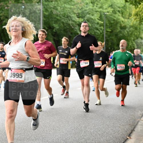 06.09.2026 - CURREX Alsterlauf Dr. Thomas Lammeyer http://msf.ph/oto/10117561 06.09.2026 09:15:35 Laufen 3995, 37, 4790, 5030, 5252 meine-sportfotos.de