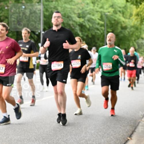 06.09.2026 - CURREX Alsterlauf Dr. Thomas Lammeyer http://msf.ph/oto/10117569 06.09.2026 09:15:35 Laufen 4787, 4790, 5030, 252 meine-sportfotos.de
