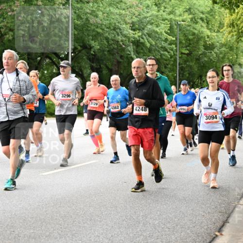 06.09.2026 - CURREX Alsterlauf Dr. Thomas Lammeyer http://msf.ph/oto/10117590 06.09.2026 09:15:38 Laufen 3296, 2004, 32, 2129, 6103, 4362, 4248, 2890, 3094, 4906 meine-sportfotos.de