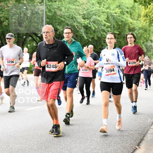 06.09.2026 - CURREX Alsterlauf Dr. Thomas Lammeyer http://msf.ph/oto/10117598 06.09.2026 09:15:39 Laufen 3932, 3296, 4248, 3298, 4252, 2, 1975, 3094, 4129 meine-sportfotos.de