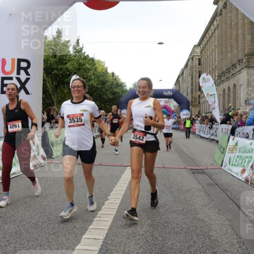 06.09.2026 - CURREX Alsterlauf Yannick Fuchs http://msf.ph/oto/10117613 06.09.2026 09:59:27 Ziel 2077, 2772, 3129, 3535, 3542, 3600, 3657, 3695, 3969, 4091, 4139, 4158, 4478, 4791, 5160, 5636, 5712, 5723, 5735, 5948, 6059, 6312, 6443, 6447 meine-sportfotos.de