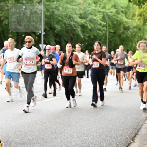 06.09.2026 - CURREX Alsterlauf Dr. Thomas Lammeyer http://msf.ph/oto/10117624 06.09.2026 09:15:43 Laufen 458, 5132, 2387, 6107, 456, 4906 meine-sportfotos.de