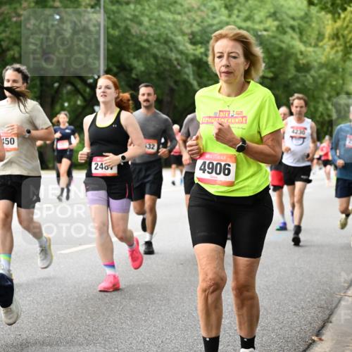 06.09.2026 - CURREX Alsterlauf Dr. Thomas Lammeyer http://msf.ph/oto/10117644 06.09.2026 09:15:46 Laufen 3456, 450, 240, 32, 4906, 4230, 2785 meine-sportfotos.de