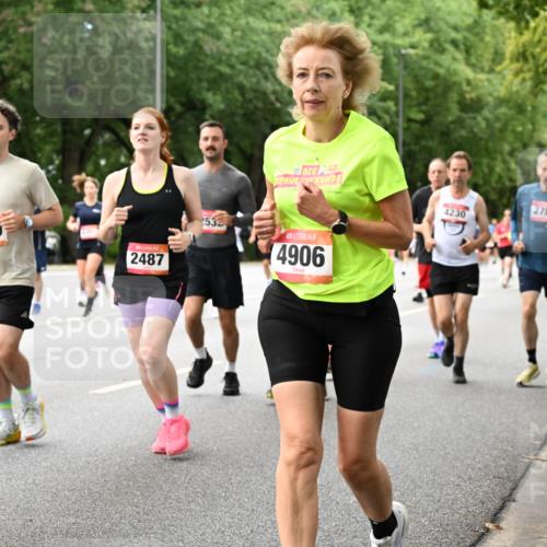 06.09.2026 - CURREX Alsterlauf Dr. Thomas Lammeyer http://msf.ph/oto/10117645 06.09.2026 09:15:46 Laufen 56, 50, 2487, 532, 4906, 2785, 4230 meine-sportfotos.de