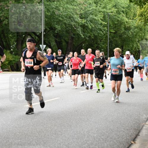 06.09.2026 - CURREX Alsterlauf Dr. Thomas Lammeyer http://msf.ph/oto/10117692 06.09.2026 09:15:52 Laufen 5648, 25, 4672, 471, 2789, 5662, 5498, 20, 5471, 4281 meine-sportfotos.de