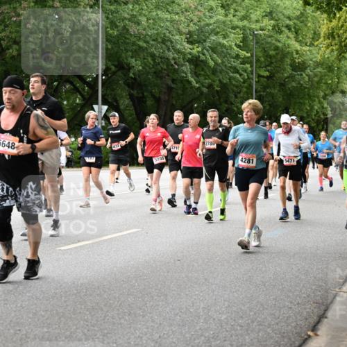 06.09.2026 - CURREX Alsterlauf Dr. Thomas Lammeyer http://msf.ph/oto/10117697 06.09.2026 09:15:52 Laufen 20, 5648, 5783, 88, 4672, 4710, 3285, 2789, 5498, 5662, 5500, 4281, 5471 meine-sportfotos.de
