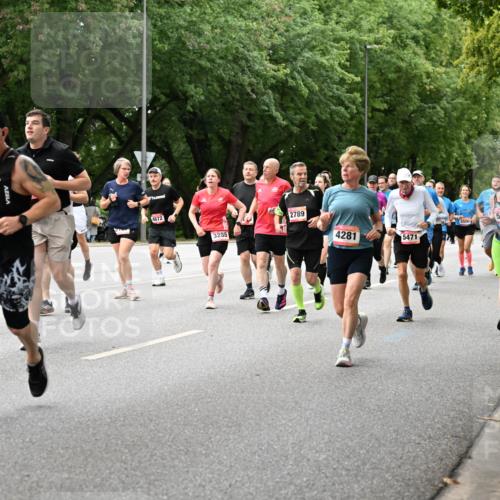 06.09.2026 - CURREX Alsterlauf Dr. Thomas Lammeyer http://msf.ph/oto/10117698 06.09.2026 09:15:53 Laufen 4188, 5648, 4672, 3285, 2789, 5662, 5500, 5498, 4281, 5471 meine-sportfotos.de