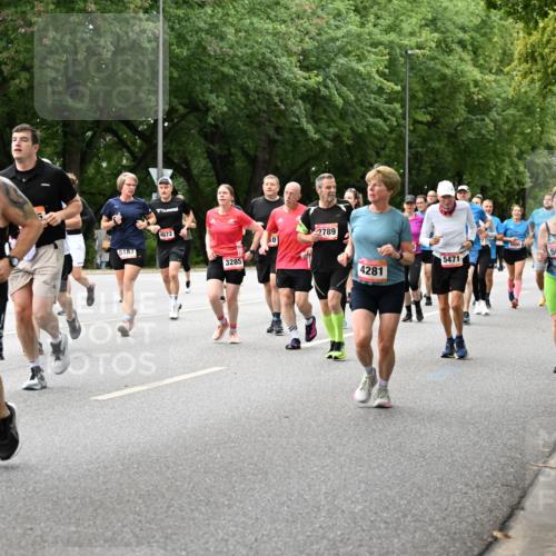 06.09.2026 - CURREX Alsterlauf Dr. Thomas Lammeyer http://msf.ph/oto/10117699 06.09.2026 09:15:53 Laufen 5648, 88, 5183, 4672, 3285, 2789, 5662, 5471, 4281, 5498 meine-sportfotos.de