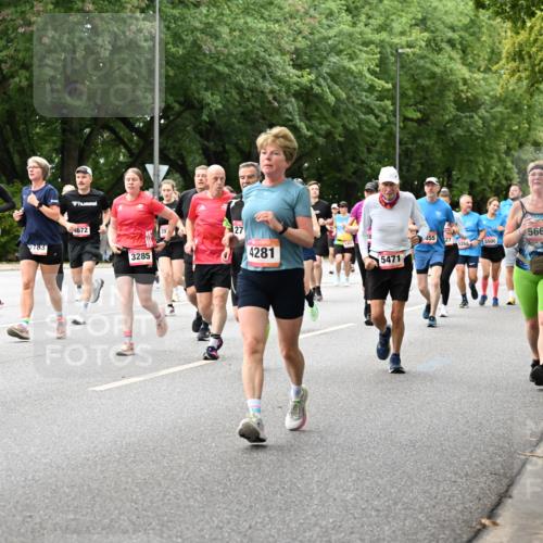 06.09.2026 - CURREX Alsterlauf Dr. Thomas Lammeyer http://msf.ph/oto/10117710 06.09.2026 09:15:54 Laufen 4815, 3711, 783, 4672, 27, 3285, 4281, 28, 5471, 855, 5268, 5500, 5662, 5499, 5498 meine-sportfotos.de