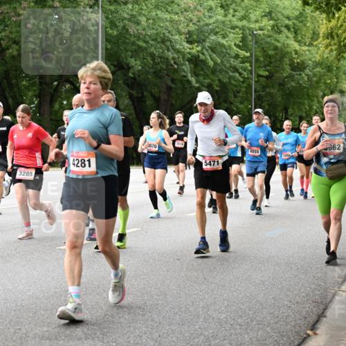 06.09.2026 - CURREX Alsterlauf Dr. Thomas Lammeyer http://msf.ph/oto/10117718 06.09.2026 09:15:54 Laufen 371, 4672, 3285, 4281, 5070, 3616, 4855, 662, 5268, 5471, 5498 meine-sportfotos.de