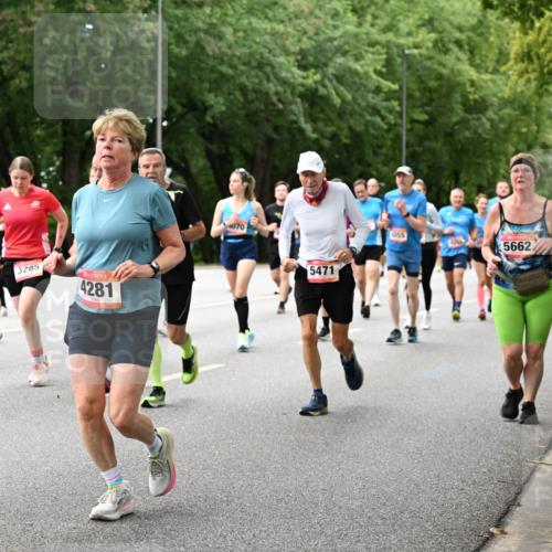 06.09.2026 - CURREX Alsterlauf Dr. Thomas Lammeyer http://msf.ph/oto/10117719 06.09.2026 09:15:55 Laufen 371, 10, 4672, 3285, 4281, 070, 5471, 4855, 5662 meine-sportfotos.de