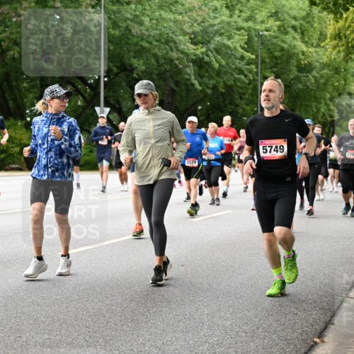 06.09.2026 - CURREX Alsterlauf Dr. Thomas Lammeyer http://msf.ph/oto/10117827 06.09.2026 09:16:10 Laufen 76, 02, 3330, 6342, 5749, 2795, 5931, 2622, 2579 meine-sportfotos.de