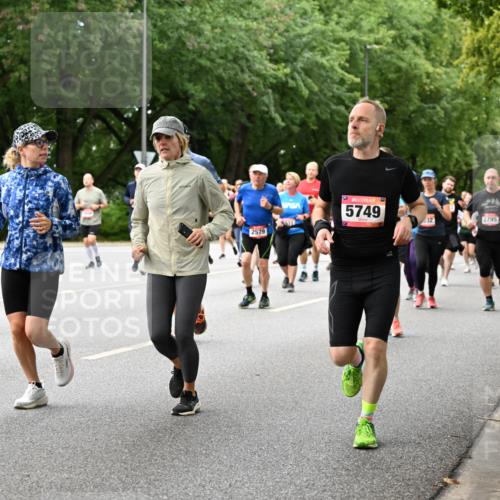 06.09.2026 - CURREX Alsterlauf Dr. Thomas Lammeyer http://msf.ph/oto/10117831 06.09.2026 09:16:10 Laufen 3330, 6342, 2579, 5749, 32, 2795 meine-sportfotos.de