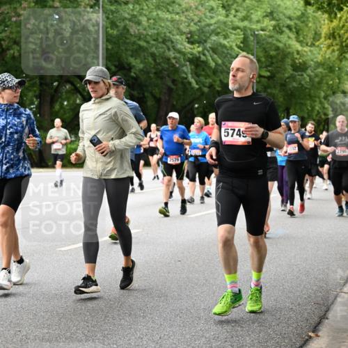 06.09.2026 - CURREX Alsterlauf Dr. Thomas Lammeyer http://msf.ph/oto/10117832 06.09.2026 09:16:10 Laufen 3330, 6342, 2579, 5745, 1332, 2795 meine-sportfotos.de