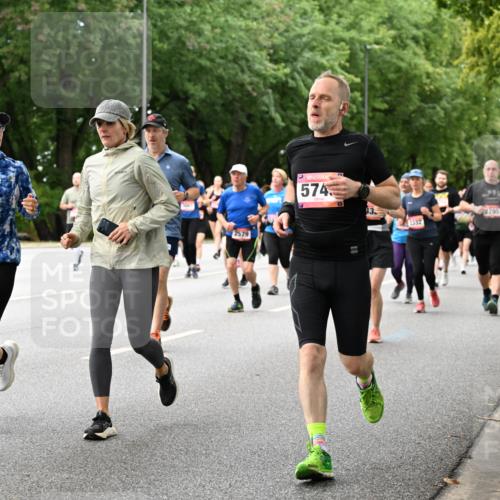 06.09.2026 - CURREX Alsterlauf Dr. Thomas Lammeyer http://msf.ph/oto/10117833 06.09.2026 09:16:11 Laufen 3330, 634, 2579, 574, 5, 13, 1332, 2795 meine-sportfotos.de