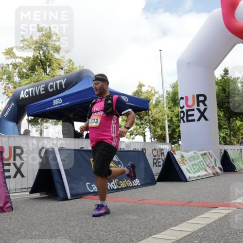 06.09.2026 - CURREX Alsterlauf Yannick Fuchs http://msf.ph/oto/10117847 06.09.2026 12:01:38 Ziel 1147, 1155, 1156, 1233 meine-sportfotos.de